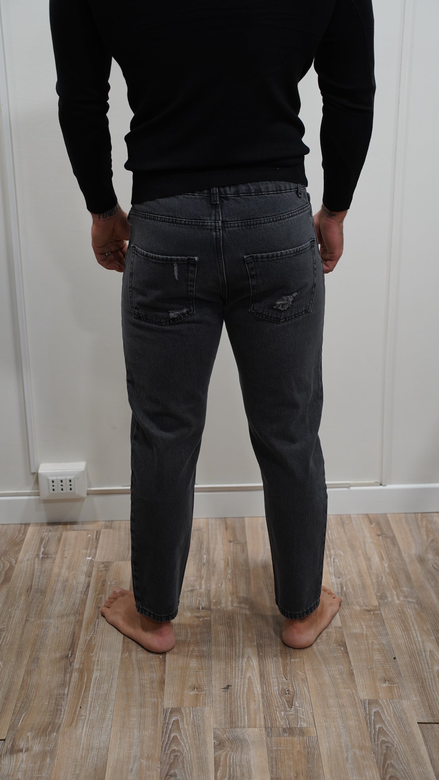 JEANS SCURO